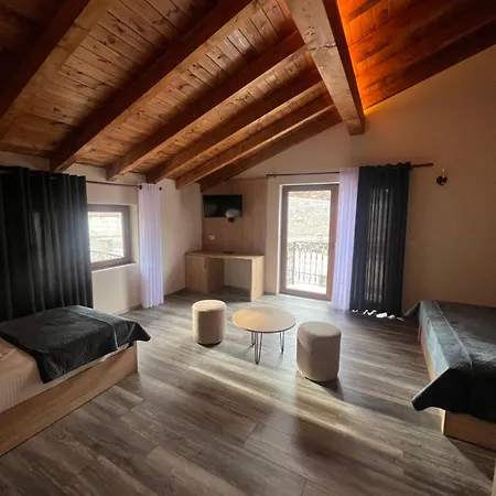Kulla E Arte Hotel Razëm