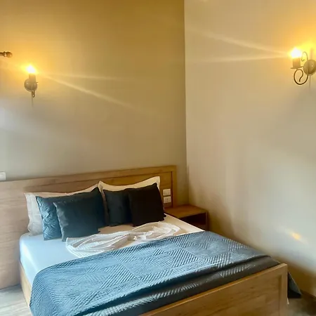 Kulla E Arte Hotel Razëm