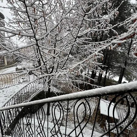 Kulla E Arte Hotel Razem