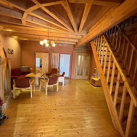 Hotel Kulla E Arte Razem