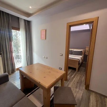 Kulla E Arte Hotel Razëm