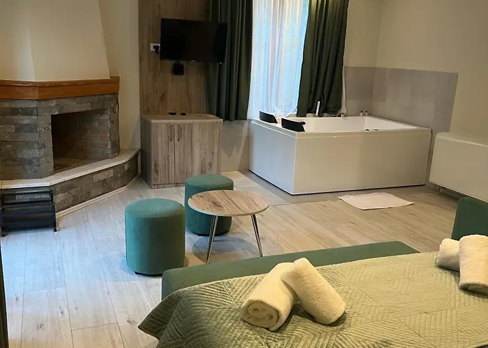 Kulla E Arte Hotel Razëm