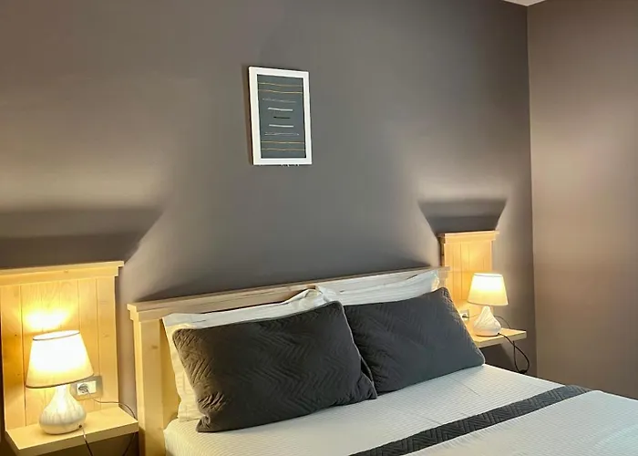 Kulla E Arte Hotel Razëm