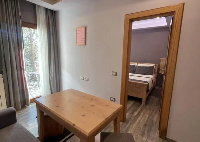 Kulla E Arte Hotel Razëm