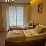 Hotel Kulla E Arte 3*