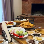 Hotel Kulla E Arte 3*