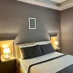 Kulla E Arte Hotel Razëm