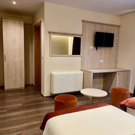 Hotel Kulla E Arte 3*