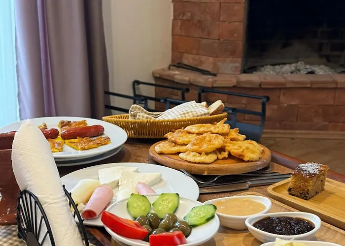 Hotel Kulla E Arte 3*