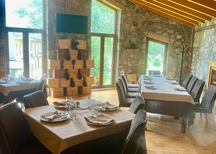 Hotel Kulla E Arte Razem